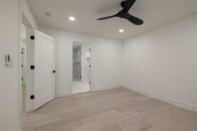 Building Photo - 1206 Cloverleaf Dr
