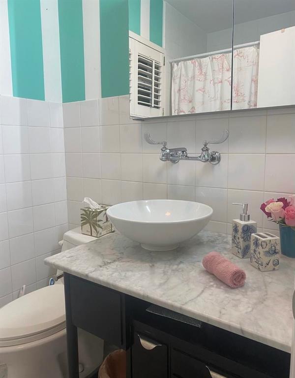 Building Photo - 30 S J St