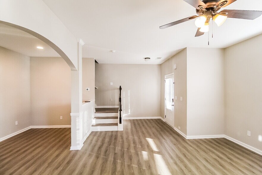 Building Photo - 706 Galveston Way