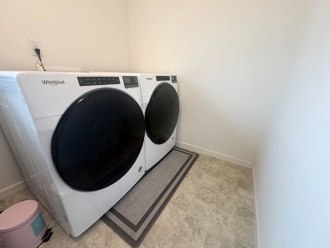 Building Photo - Stunning 4-Bedroom Spanaway Home with Spacious Living & Modern Comforts