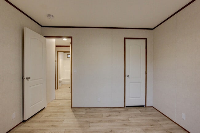 Building Photo - 295 Seays Rd