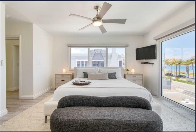 Building Photo - 3350 NE 14th Ct