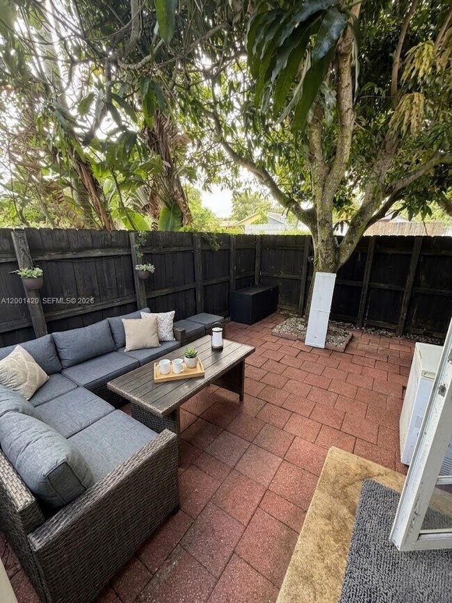 Building Photo - 7431 Tam Oshanter Blvd