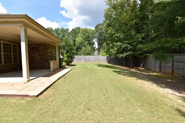 Building Photo - 1453 Cloverbrook Cir