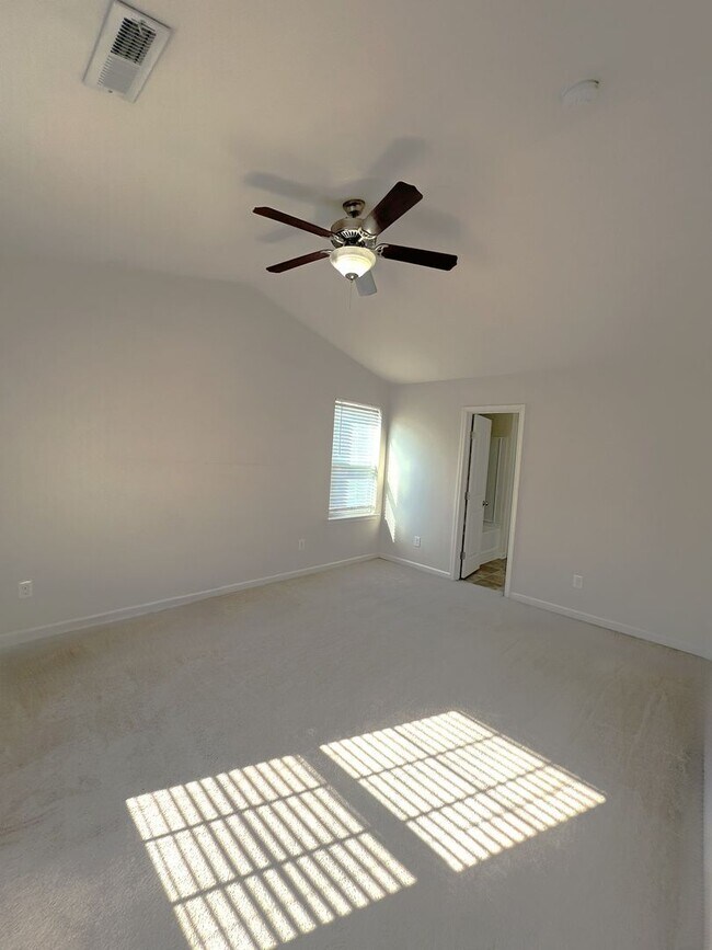 Building Photo - LAKE FOREST VILLAGE