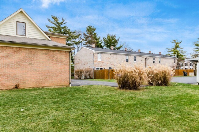 Building Photo - 4841 Dierker Rd