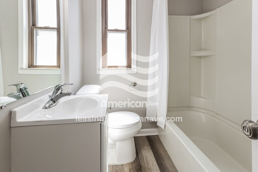 Building Photo - 6155 Yorkshire Rd