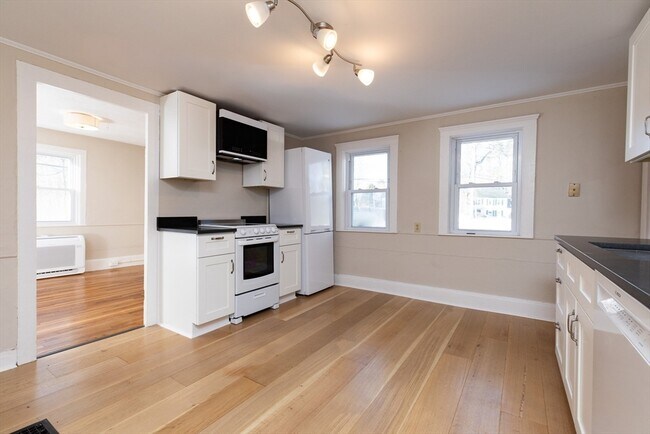 Building Photo - 21 Gardner St