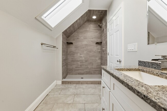 Building Photo - 21 Emerton St