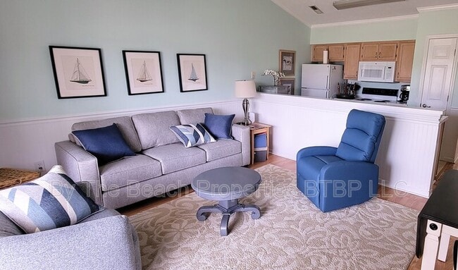 Building Photo - 525 White River Dr