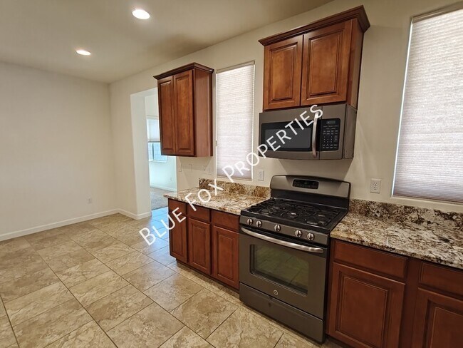 Building Photo - 12812 N Camino Vieja Rancheria
