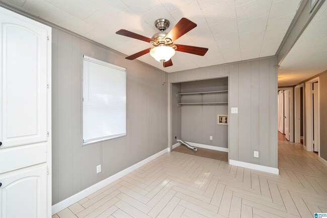 Building Photo - 1541 Rainbow Ln