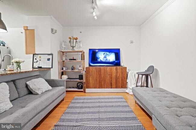 Building Photo - 616 E Street NW Unit 1007