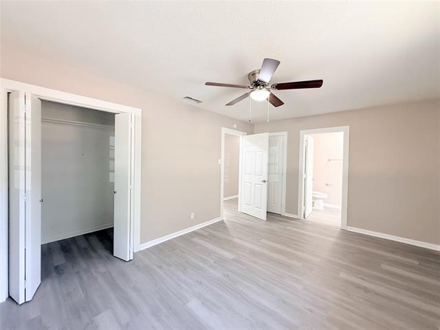Building Photo - 1228 Oak Dr