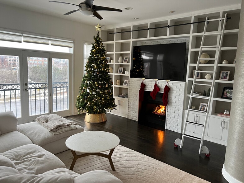 Building Photo - 937 N Willard Ct