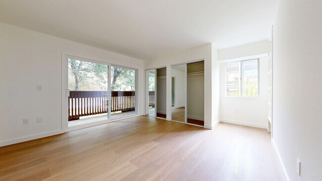 Building Photo - 50 Corte Real