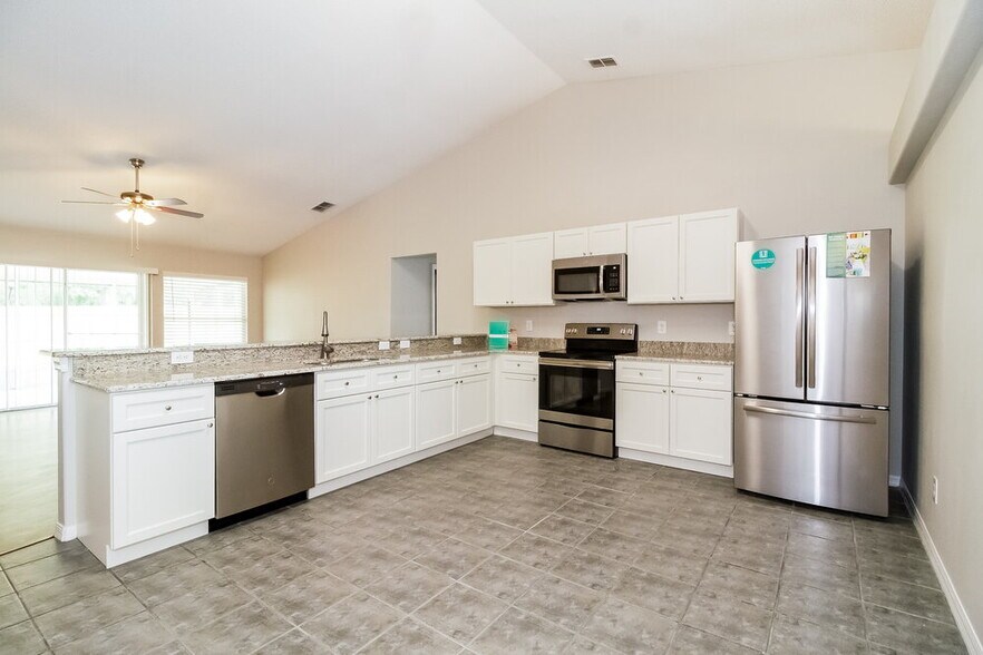 Building Photo - 13839 Riverpath Grove Dr