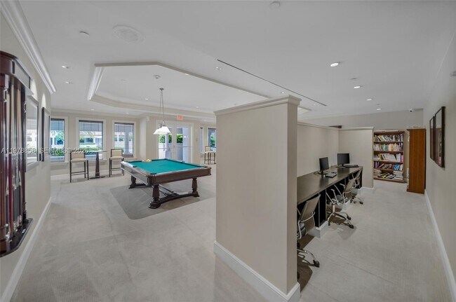 Building Photo - 20000 E Country Club Dr