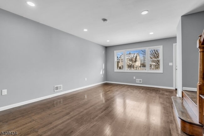 Building Photo - 417 Highland Pl