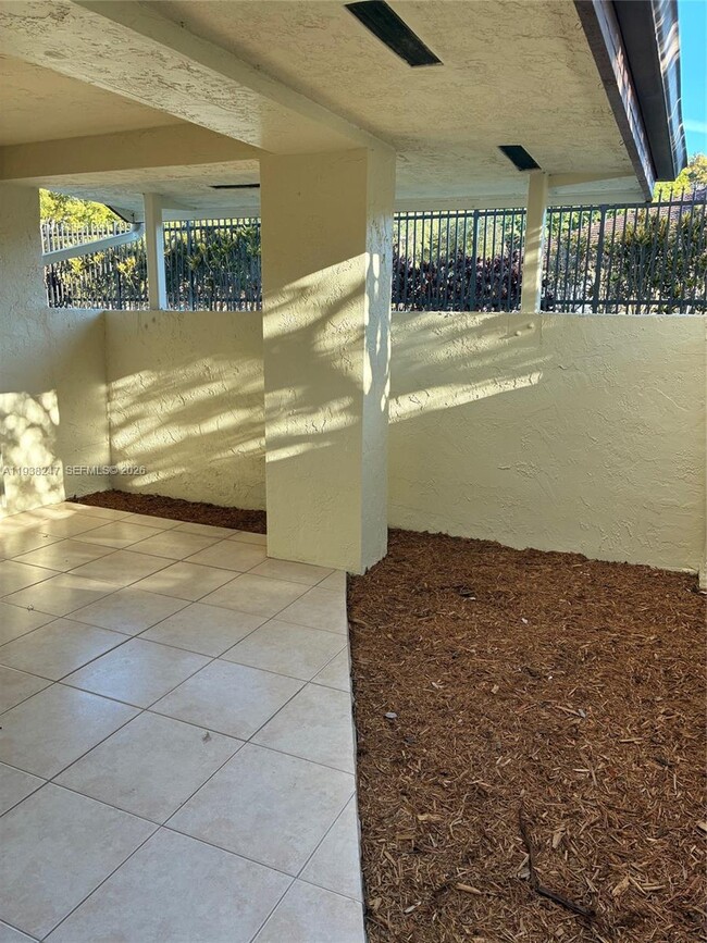 Building Photo - 9040 SW 125th Ave