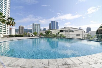 Building Photo - Fully Furnished and Spacious 2 Bedroom 2 Bath - OCEAN VIEW!