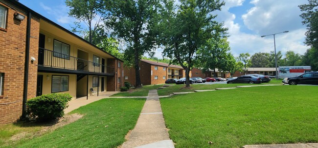 Building Photo - Hilldale Apartments