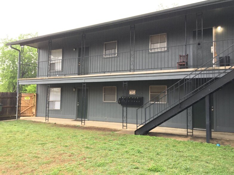 Primary Photo - 425 W Avenue C