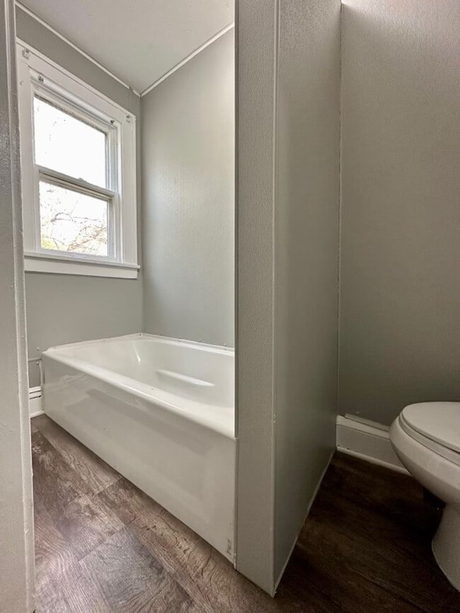 Building Photo - 318 N 27th Ave