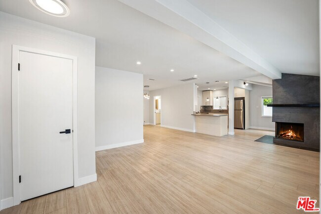 Building Photo - 22937 Dolorosa St