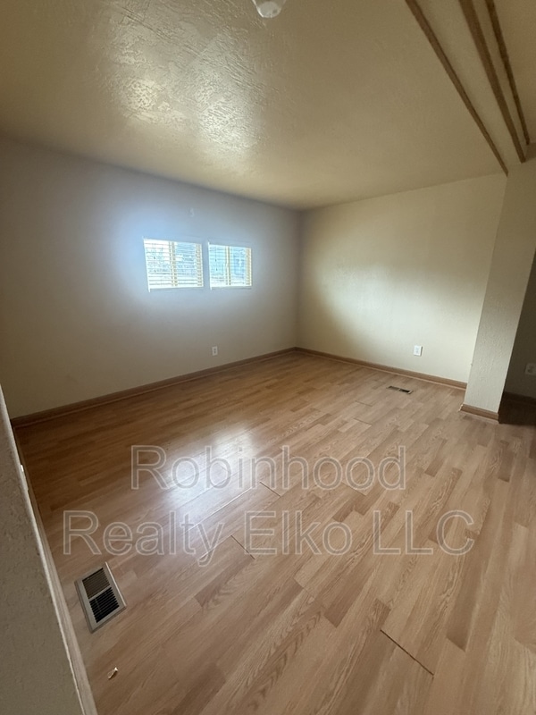 Building Photo - 1235 Ave G
