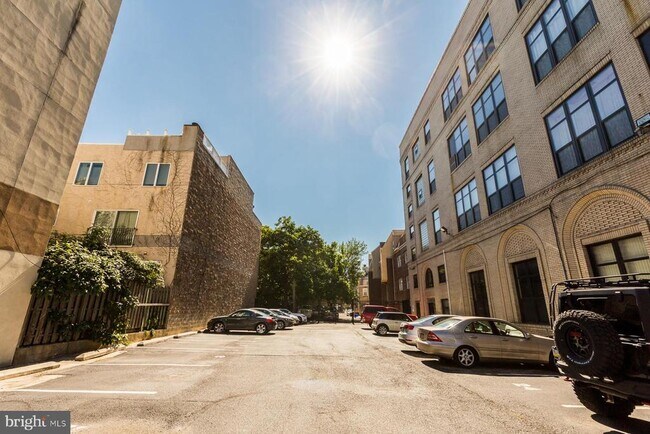 Building Photo - 849 S 7th St
