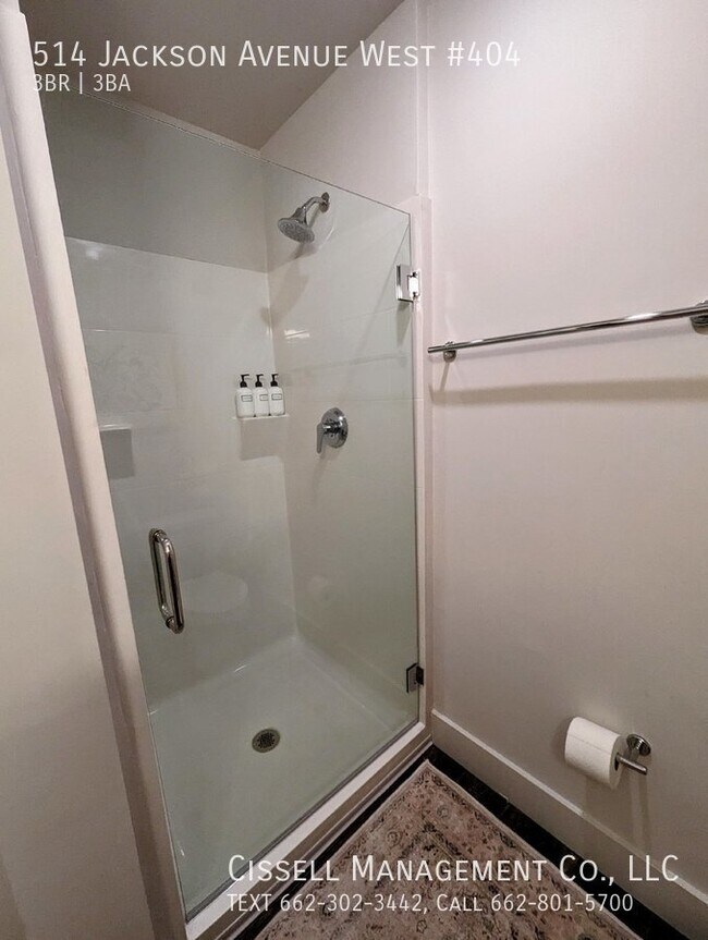 Building Photo - 514 Jackson Avenue West #404