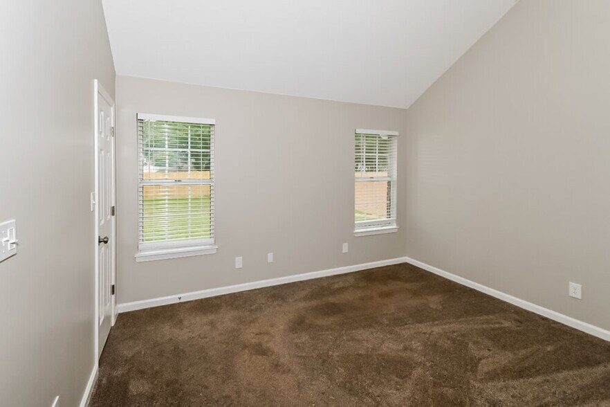 Building Photo - 6700 Black Oak Dr