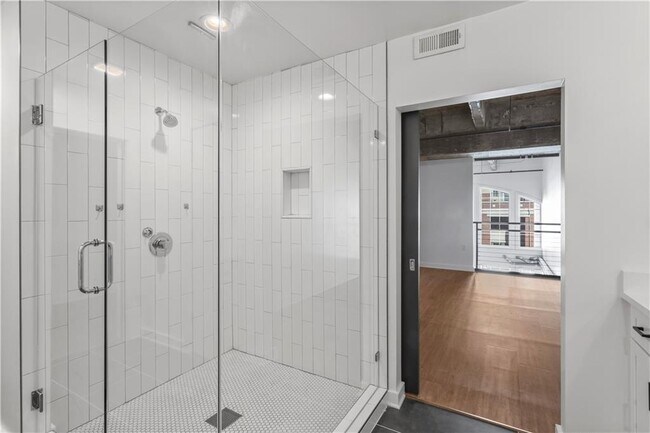 Building Photo - 230 18th St NW