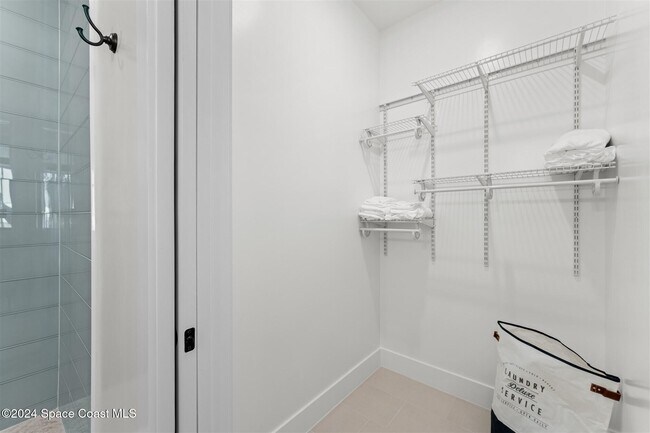 Building Photo - 225 Strand Dr