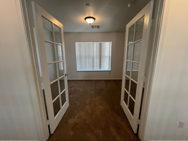 Building Photo - OVER 4000 SQ. FT. EXECUTIVE HOME IN GATED COMMUNITY