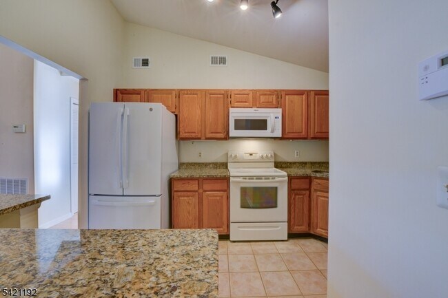 Building Photo - 220 Alexandria Way