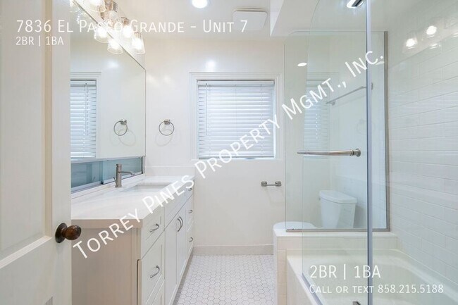 Building Photo - 7836 El Paseo Grande