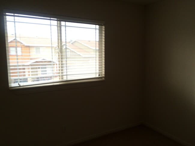 Building Photo - Beautiful 3 bedroom townhome in West Jordan!!