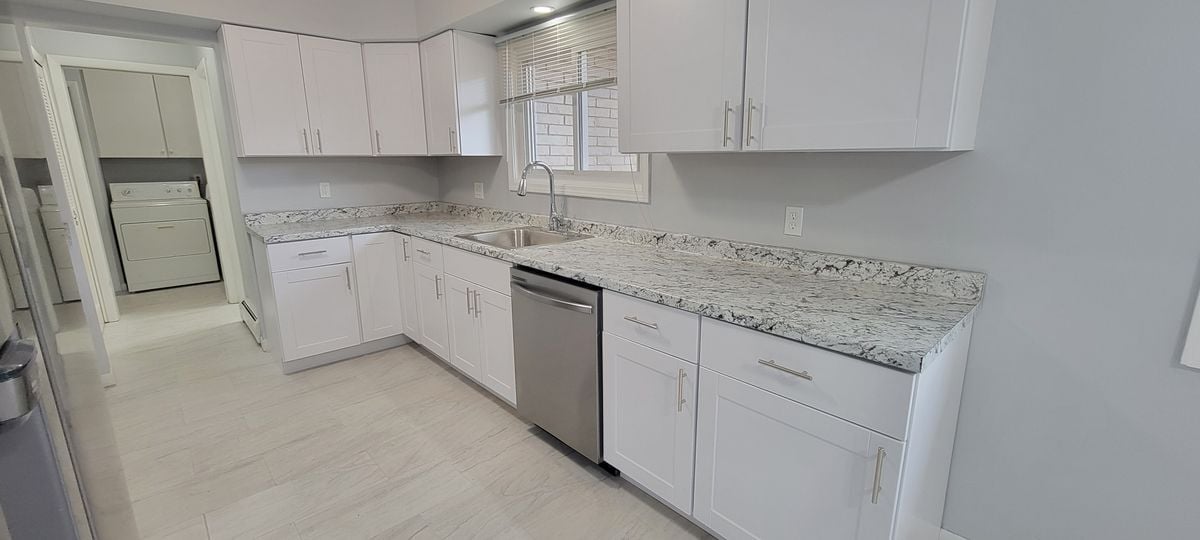 Building Photo - 35527 Springvale St