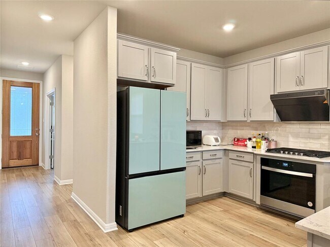 Building Photo - 923 Palo Brea Lp