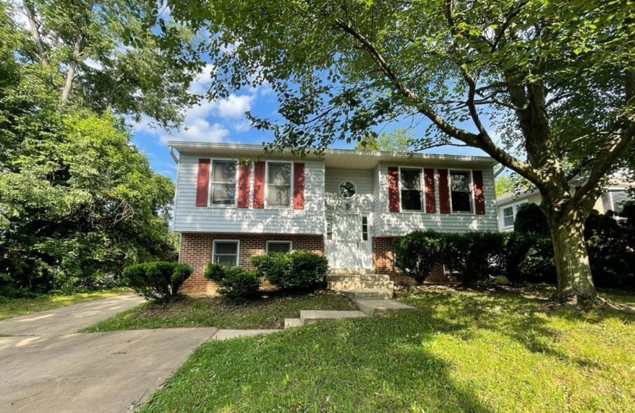 Primary Photo - 8729 36th Ave