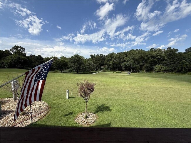 Building Photo - 12 Walter Dr