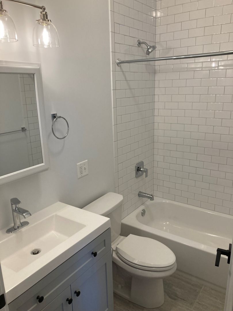 Building Photo - 3409 W Fullerton Ave