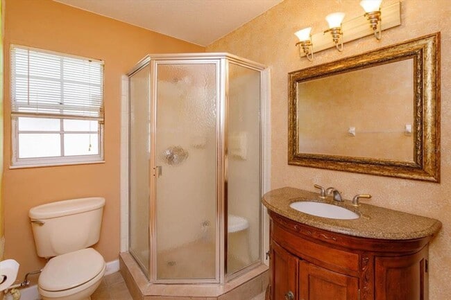 Building Photo - 413 Sandy Hill Dr
