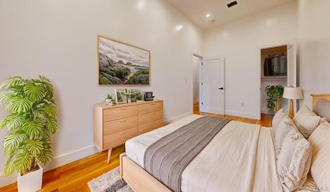 Building Photo - 1198 Greene Ave