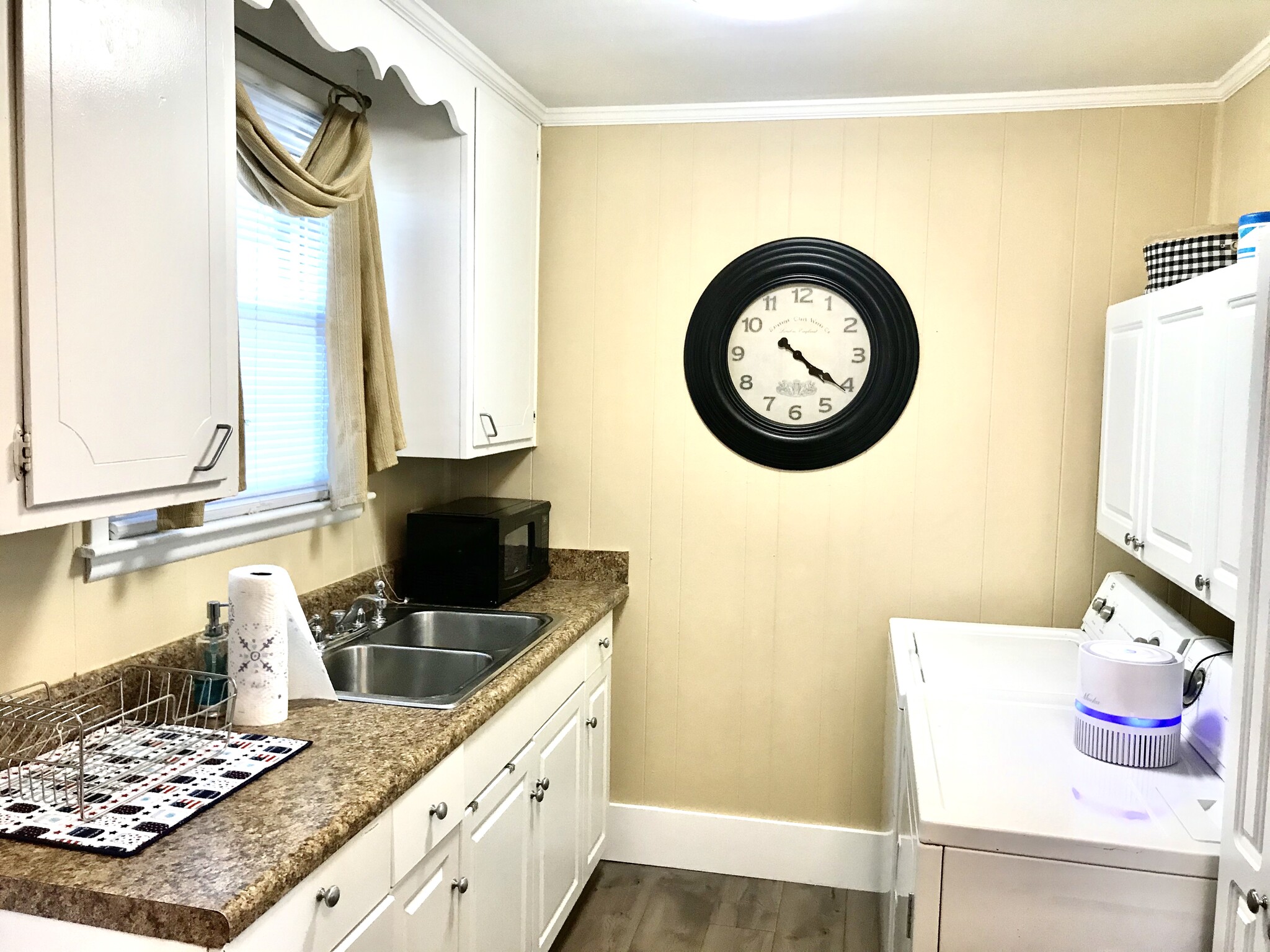 kitchen - 2715 Morena St