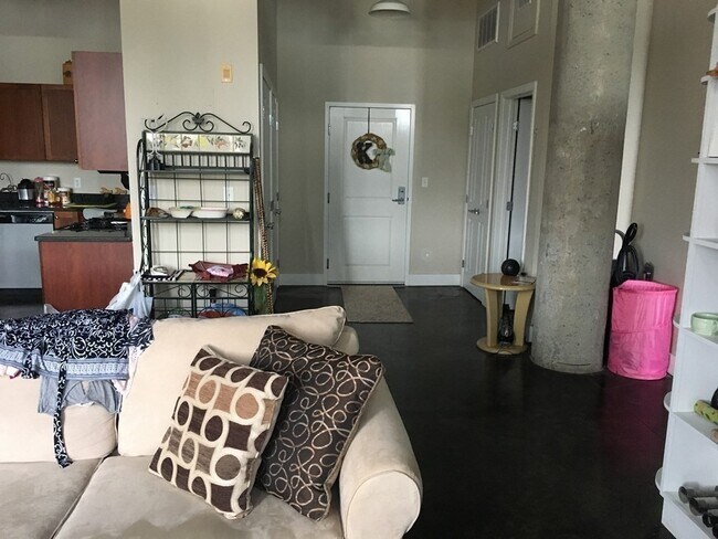 Building Photo - 21 Illinois St