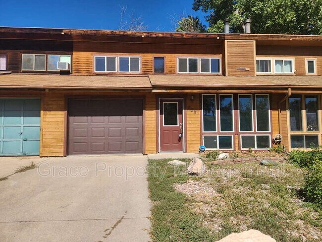 Building Photo - 903 Sir Galahad Dr