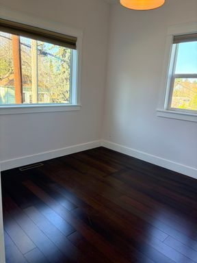 Building Photo - Charming & Updated Phinney Ridge Bungalow!